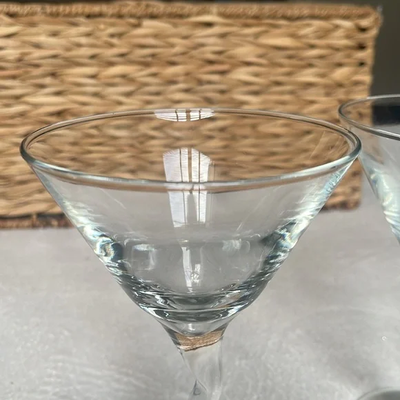 Libbey Set of 2 Z Stemware Wine Martini 8 oz Glasses With Zig Zag Stem - Picture 8 of 9